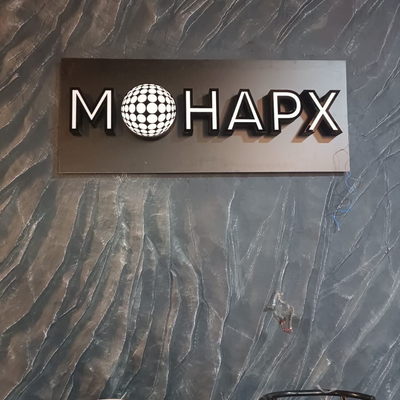 МОНАРХ